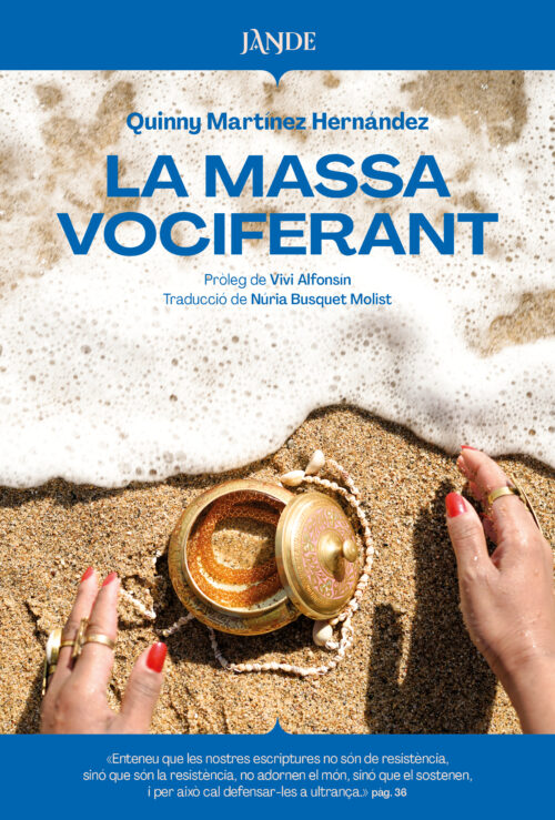 coberta la massa vociferant